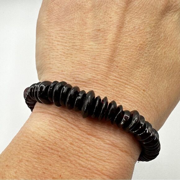Genuine graduated garnet disk beaded stretchy bracelet!! - Picture 3 of 9